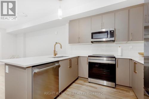 65 Esban Drive, Ottawa, ON - Indoor Photo Showing Kitchen