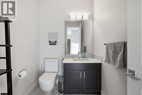 67 Aspen Vista Way Sw, Calgary, AB - Indoor Photo Showing Bathroom