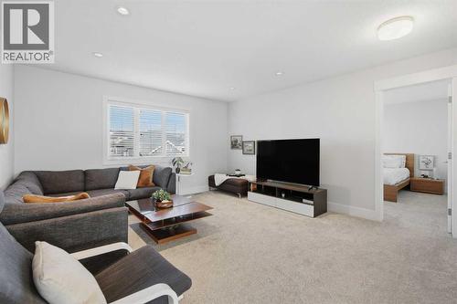 67 Aspen Vista Way Sw, Calgary, AB - Indoor Photo Showing Living Room