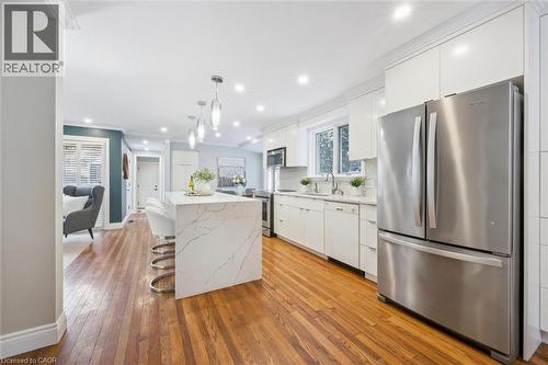 259 Old Post Road, Waterloo, ON - Indoor Photo Showing Kitchen With Upgraded Kitchen