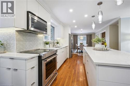 259 Old Post Road, Waterloo, ON - Indoor Photo Showing Kitchen With Upgraded Kitchen
