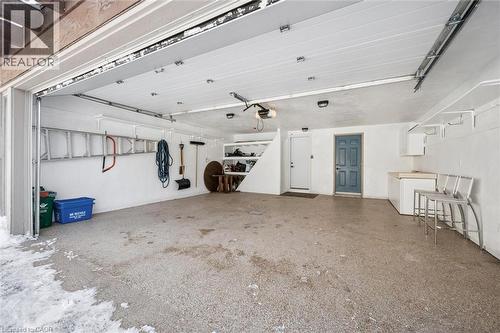 259 Old Post Road, Waterloo, ON - Indoor Photo Showing Garage
