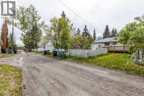 Back alley - 173 Gordon Drive Sw, Calgary, AB - Outdoor