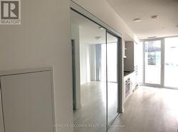 1811 - 100 HARBOUR STREET  Toronto, ON M5J 0B5