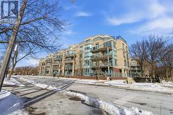 305 - 9 BOARDWALK DRIVE  Toronto, ON M4L 6T1