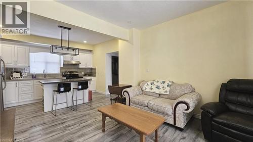 285 Borden Avenue S, Kitchener, ON - Indoor