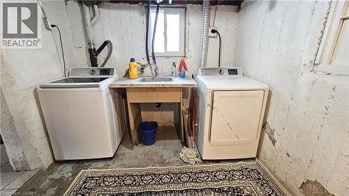 285 Borden Avenue S, Kitchener, ON - Indoor Photo Showing Laundry Room