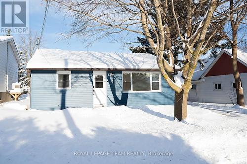 405 Barnes Street, North Grenville, ON - Outdoor