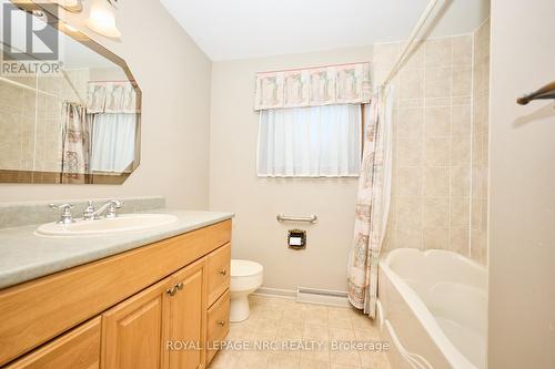 8 La Salle Drive, St. Catharines (Vine/Linwell), ON - Indoor Photo Showing Bathroom