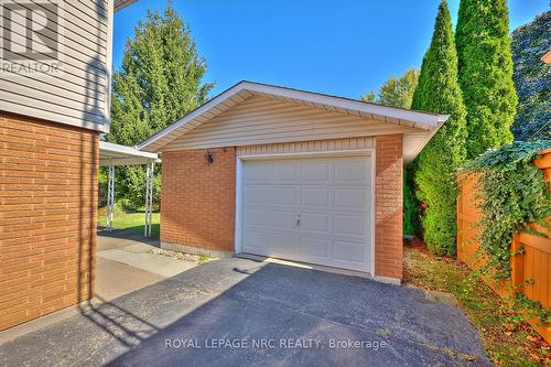 detached garage with hydro - 8 La Salle Drive, St. Catharines (Vine/Linwell), ON - Outdoor With Exterior