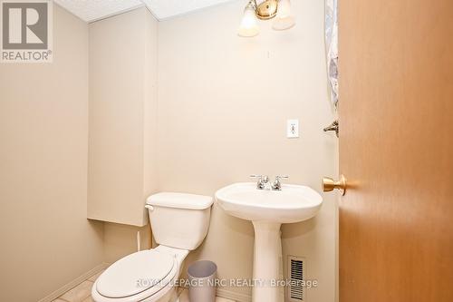 2pc bath off family room - 8 La Salle Drive, St. Catharines (Vine/Linwell), ON - Indoor Photo Showing Bathroom