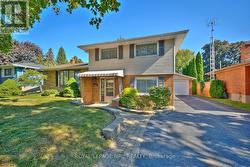 8 LA SALLE DRIVE  St. Catharines (Vine/Linwell), ON L2M 2E4