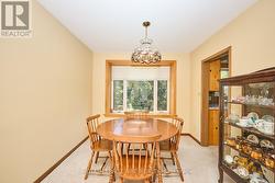 dining room with bay window - 