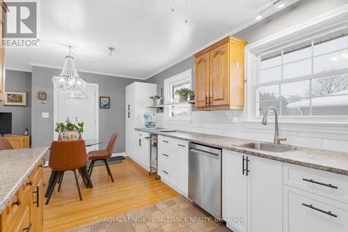 98 Ontario Street, Brighton, ON - Indoor Photo Showing Kitchen With Upgraded Kitchen