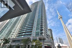 30 GRAND TRUNK Crescent Unit# 708  Toronto, ON M5J 3A3