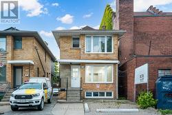 1 - 118 RUNNYMEDE ROAD  Toronto, ON M6S 2Y3