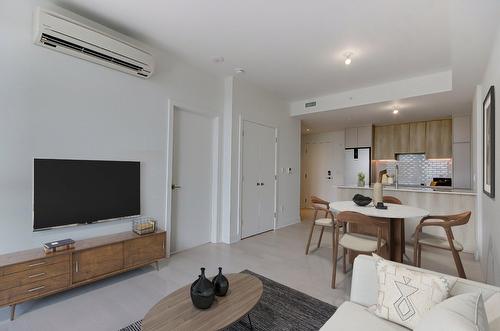 1120-200 Rue Marie-Charles-Le Moyne  Longueuil (Le Vieux-Longueuil), QC J4K 8C2