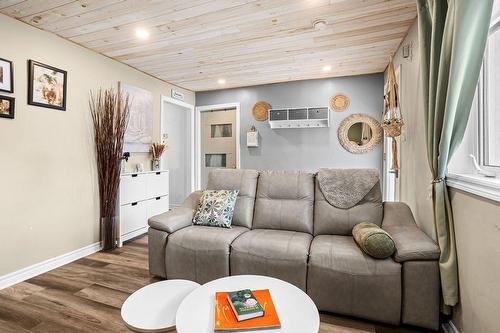 Salon - 117 Rue St-Joachim, L'Assomption, QC - Indoor Photo Showing Living Room