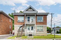1529A Rue Estelle-Mouton  Longueuil (Le Vieux-Longueuil), QC J4P 3J9