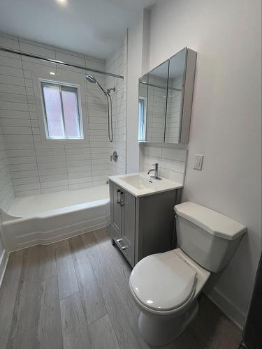 Salle de bains - 1529A Rue Estelle-Mouton, Longueuil (Le Vieux-Longueuil), QC - Indoor Photo Showing Bathroom