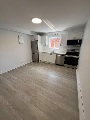 Salle à manger - 1529A Rue Estelle-Mouton, Longueuil (Le Vieux-Longueuil), QC - Indoor Photo Showing Kitchen