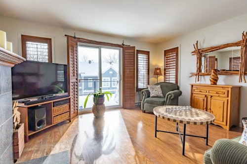 Living Room - 1-512 Ch. De Bondville, Lac-Brome, QC - Indoor Photo Showing Living Room