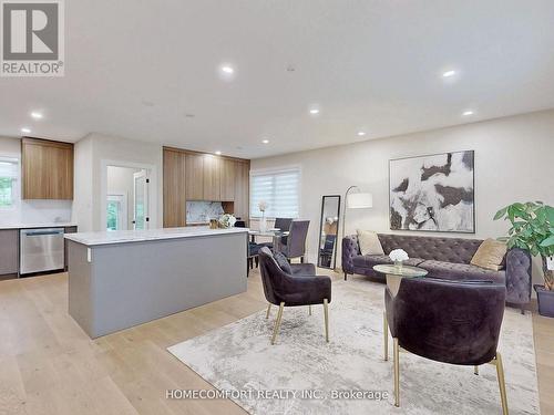 270 Brighton Avenue, Toronto, ON - Indoor