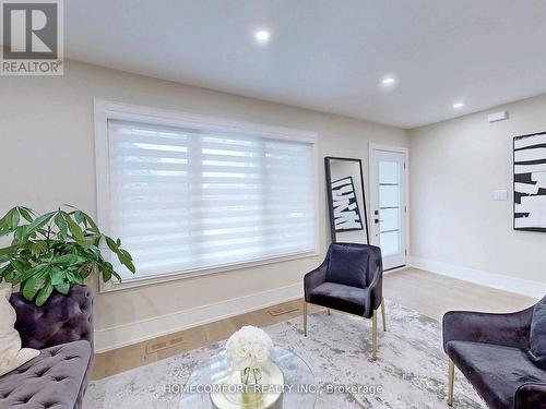 270 Brighton Avenue, Toronto, ON - Indoor