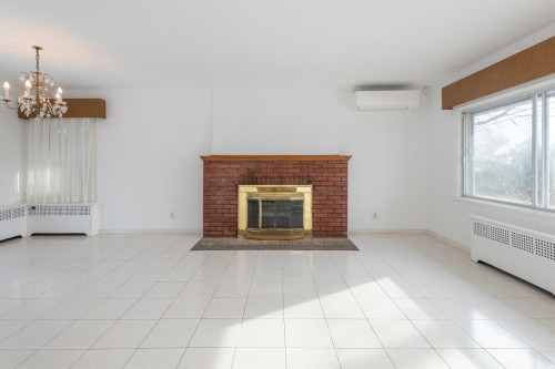 Salon - 5727 Av. Smart, Côte-Saint-Luc, QC - Indoor Photo Showing Living Room With Fireplace