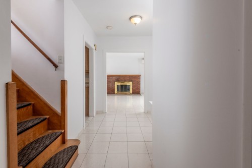 Corridor - 5727 Av. Smart, Côte-Saint-Luc, QC - Indoor Photo Showing Other Room