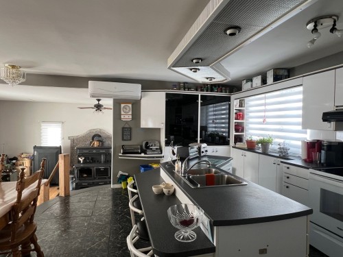 Cuisine - 914 3E Rue, Chibougamau, QC - Indoor Photo Showing Kitchen With Double Sink