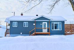 2212 Rue Rachel  Saguenay (Jonquière), QC G7S 3Y4