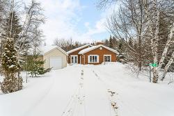 2 Rue Jocelyne  Saint-Étienne-De-Bolton, QC J0E 2E0