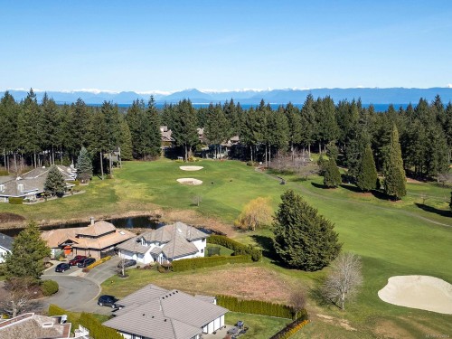 710 Regency Pl, Courtenay, BC 