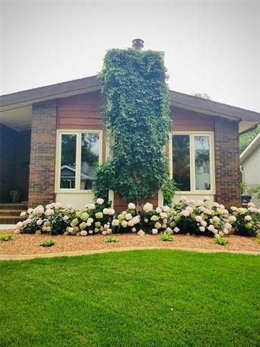 79 Thurlby Rd, Winnipeg, MB 