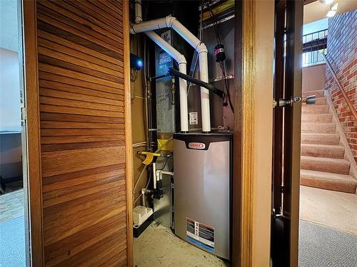 79 Thurlby Rd, Winnipeg, MB 