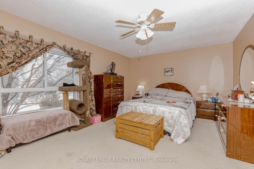 13-2655 Gananoque Drive, Mississauga, ON - Indoor Photo Showing Bedroom