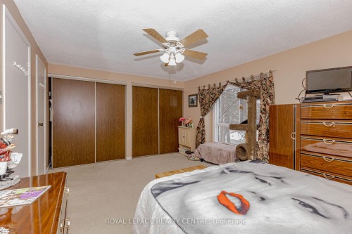13-2655 Gananoque Drive, Mississauga, ON - Indoor Photo Showing Bedroom