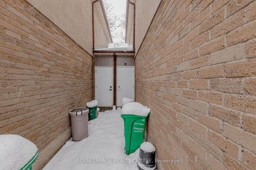 13-2655 Gananoque Drive, Mississauga, ON -  With Exterior