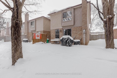 13-2655 Gananoque Drive, Mississauga, ON - Outdoor