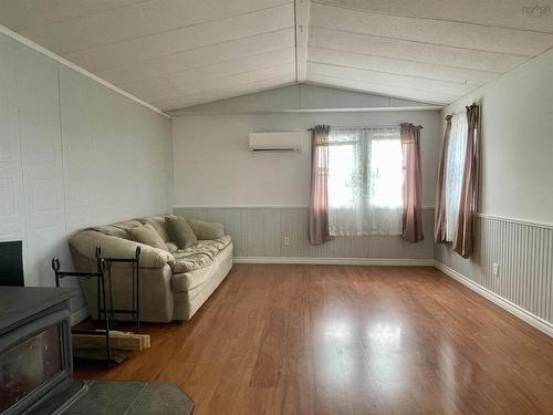 44 Chapel Street, Springhill, NS 