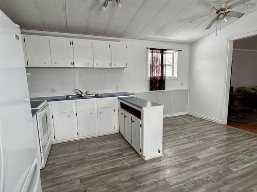 44 Chapel Street, Springhill, NS 