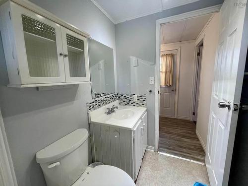 44 Chapel Street, Springhill, NS 