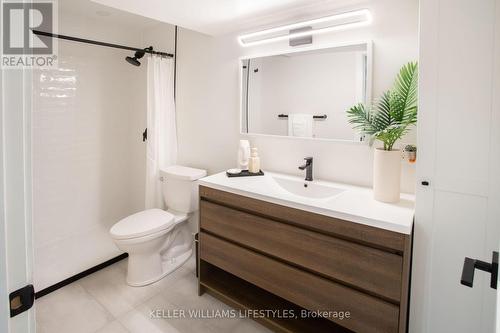 3450 Paulpeel Avenue, London South (South W), ON - Indoor Photo Showing Bathroom