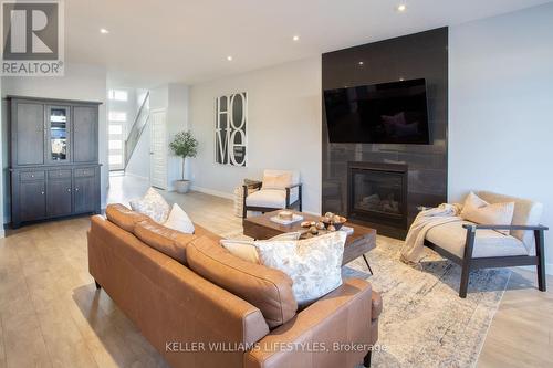 3450 Paulpeel Avenue, London South (South W), ON - Indoor Photo Showing Living Room With Fireplace