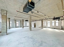 Interior - 