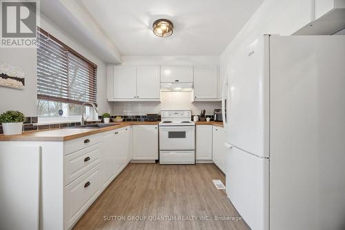 1241 Bray Court, Mississauga, ON - Indoor Photo Showing Kitchen