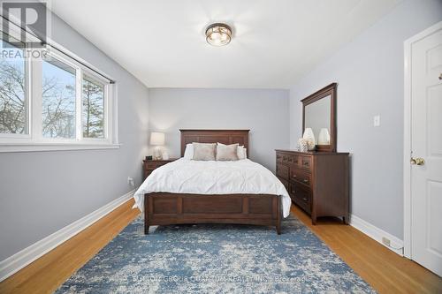1241 Bray Court, Mississauga, ON - Indoor Photo Showing Bedroom