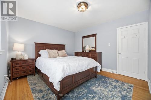 1241 Bray Court, Mississauga, ON - Indoor Photo Showing Bedroom