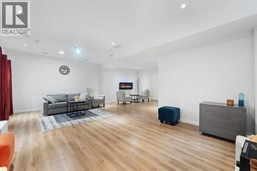 Spacious basement.. - 99 Evansglen Circle Nw, Calgary, AB - Indoor Photo Showing Other Room